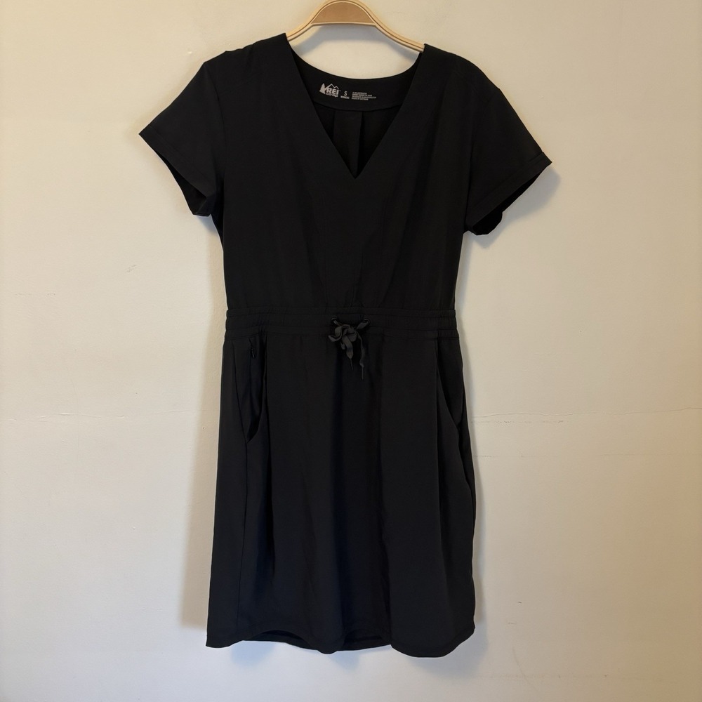 REI Co-op Savanna Trails Dress Mini Black Short Sleeve Small Hiking Athletic